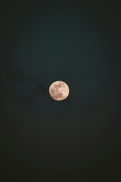 Moonlit Sky Wallpaper - Minimalist Aesthetic 4K Ultra HD