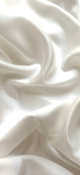 4K White Silk Wallpaper – Aesthetic, Minimalist, iPhone & Desktop
