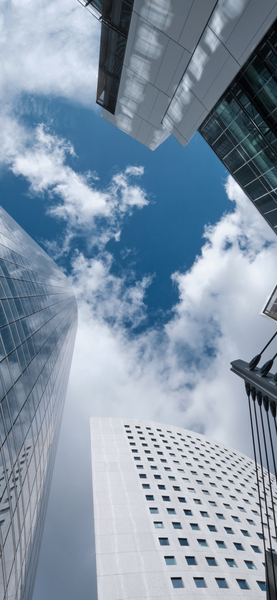 Aesthetic City Skyscraper Clouds Wallpaper – 4K Ultra HD