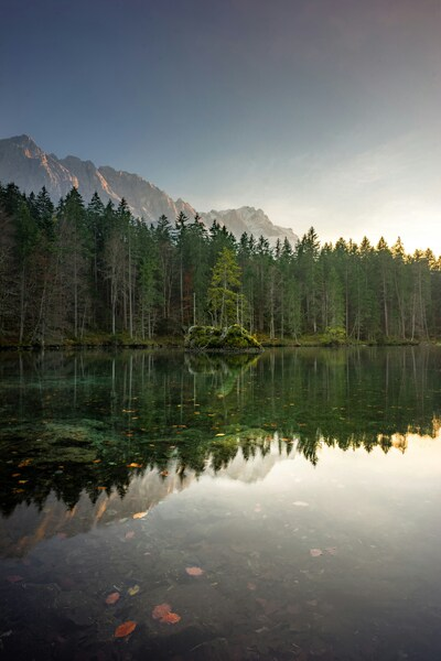 Scenic 4K Wallpaper - Forest & Mountain Lake with Reflection - Aesthetic Na
