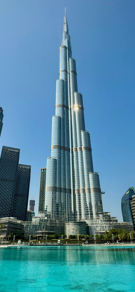 Burj Khalifa Skyscraper Aesthetic Wallpaper – Dubai, UAE 4K